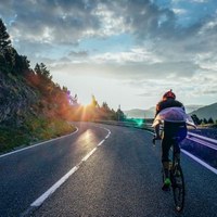 Goza del paisaje de Andorra desde tu bici de carretera