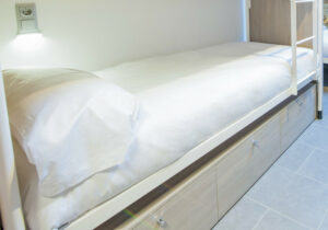 CAMA en habitación compartida para 5 personas